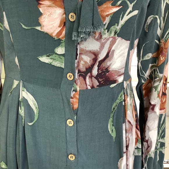 Green Floral Dress - Picture 3 of 9